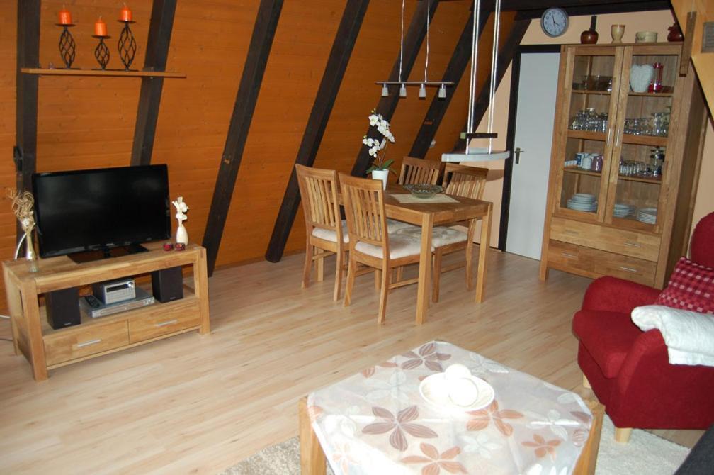 Ferienhaus Mit Seeblick فالدكيرشن المظهر الخارجي الصورة